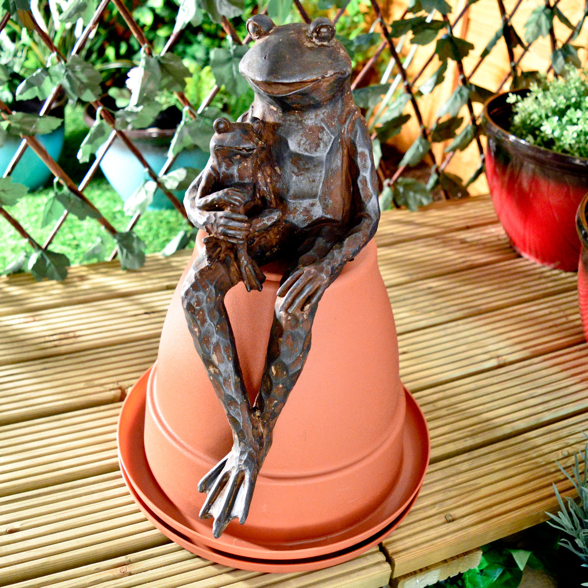 cortex-london-pond-sitting-frog-weatherproof-garden-pond