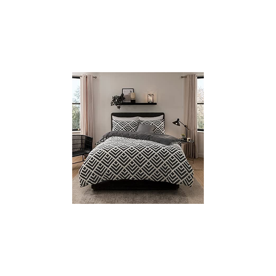 cortex-london-york-geometric-jacquard-fleece-double-duvet-set-two-pillowcases