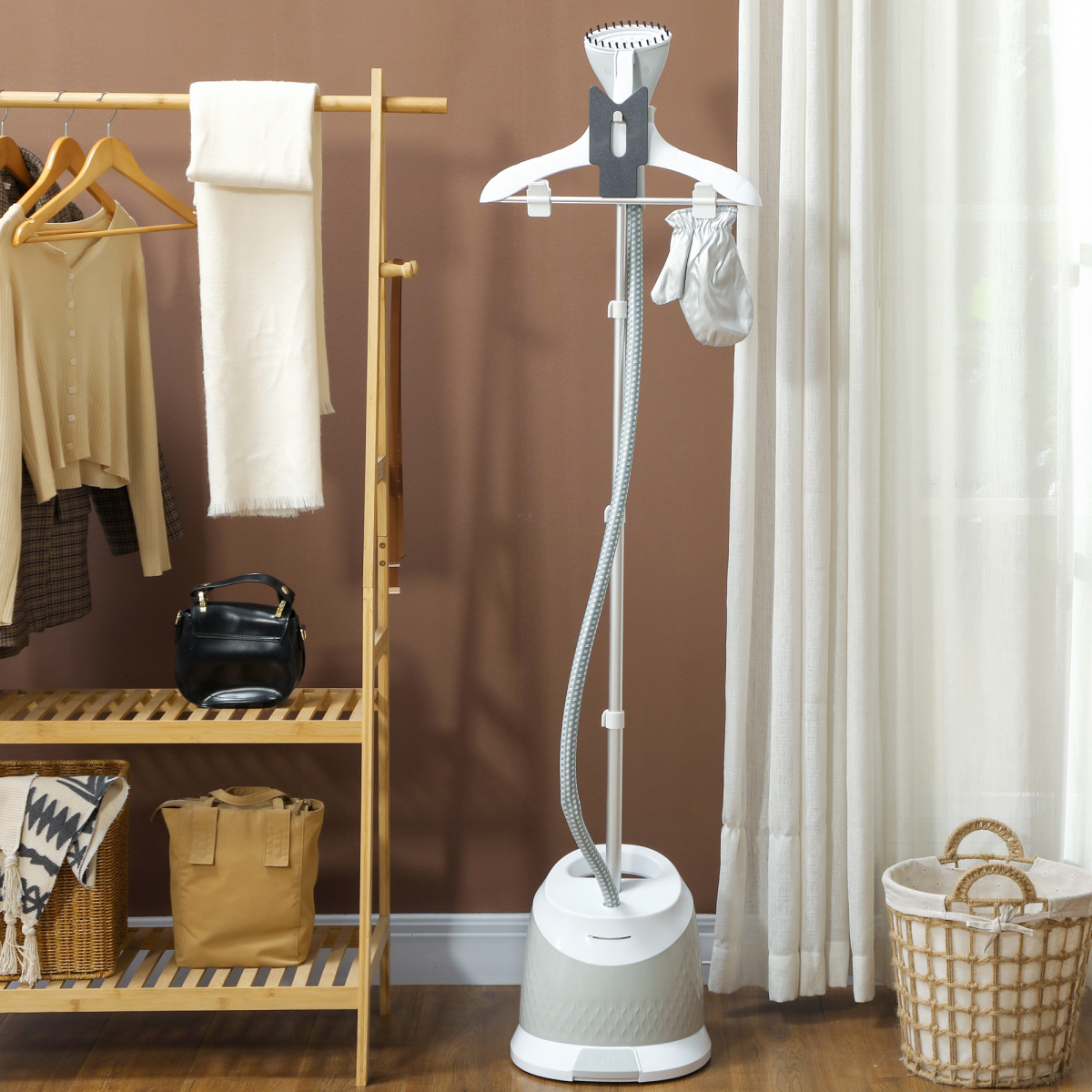 cortex-london-windsor-1800w-clothes-steamer-light-grey-white
