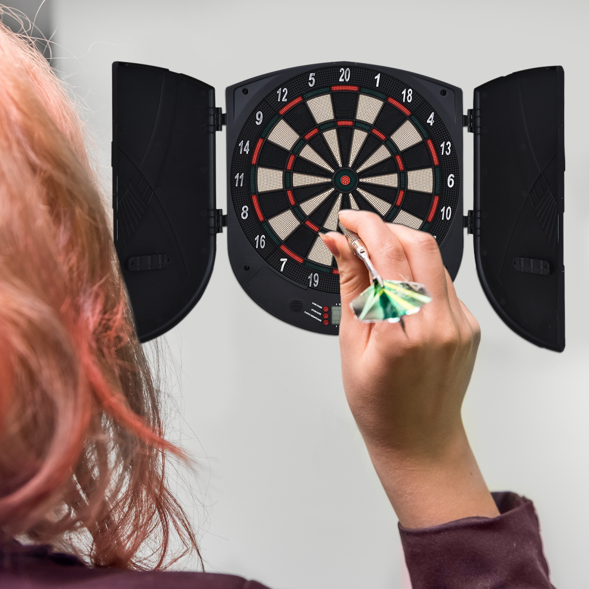 cortex-london-windsor-electronic-dartboard-set-26-games-185-scoring-options-6-darts