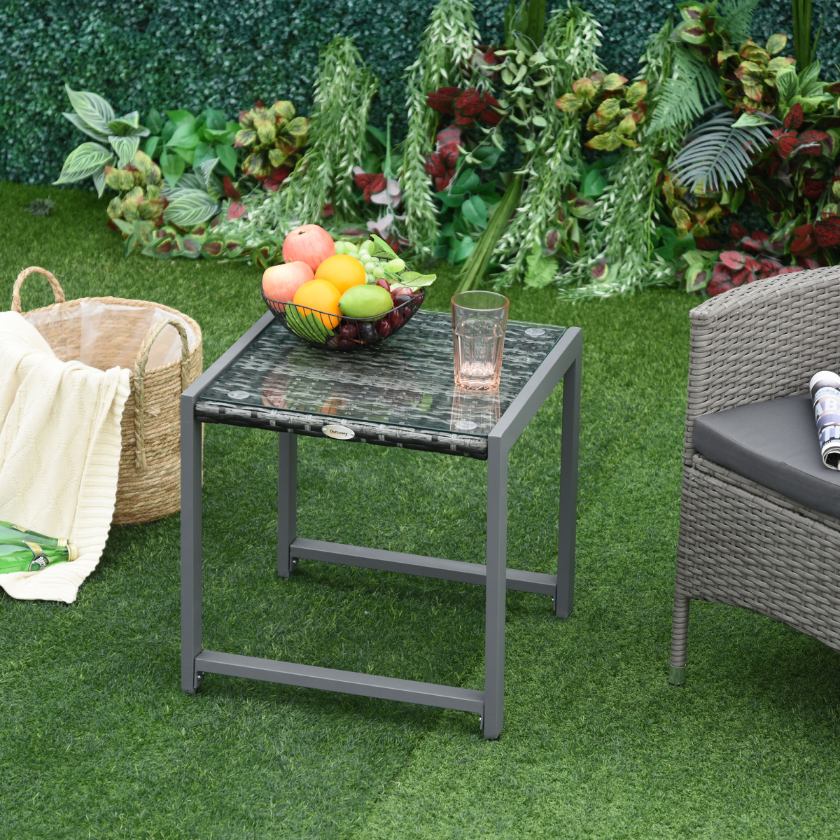 cortex-london-windsor-grey-rattan-outdoor-side-table-pe-rattan-tempered-glass-aluminium