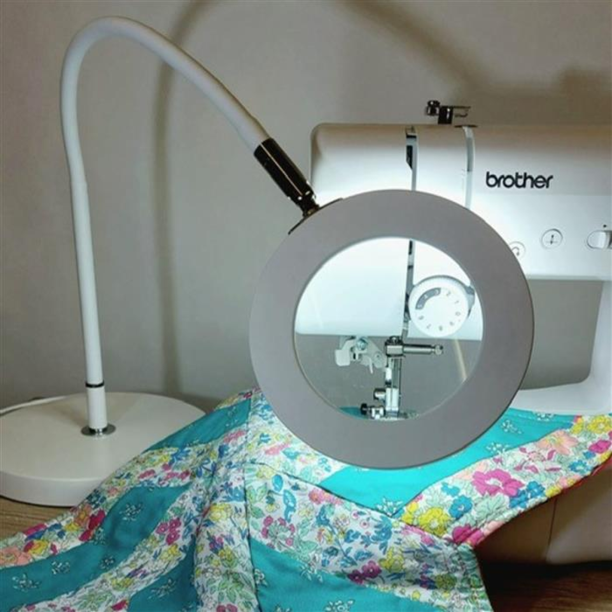 cortex-london-chameleon-multi-task-lamp-flexible-goose-neck-adjustable-brightness