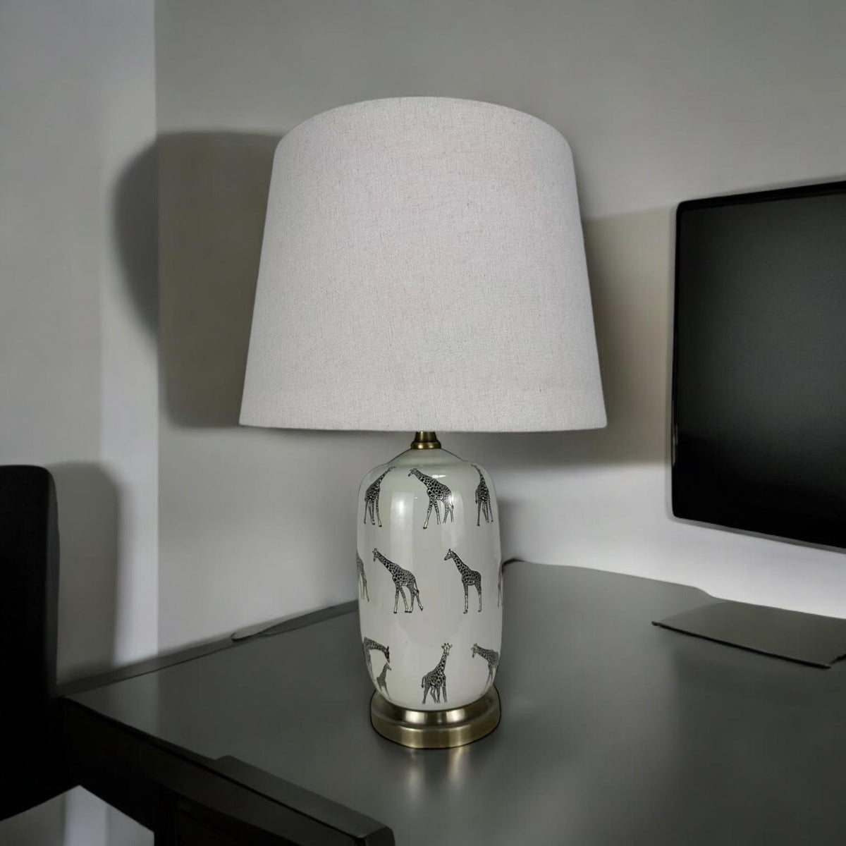 cortex-london-windsor-giraffe-safari-ceramic-table-lamp-45cm-drum-shade