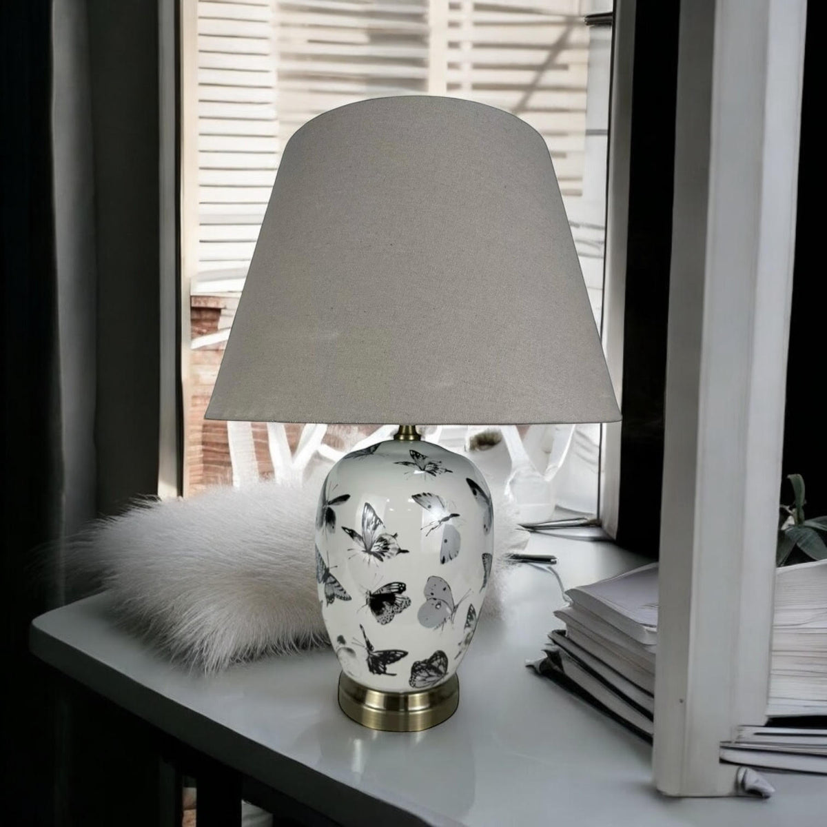 cortex-london-westminster-butterfly-ceramic-table-lamp-50cm-black-white-drum-shade