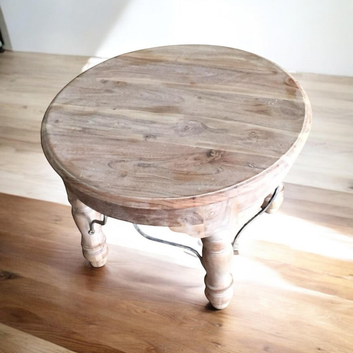 cortex-london-york-acaciahome-light-brown-wooden-round-table