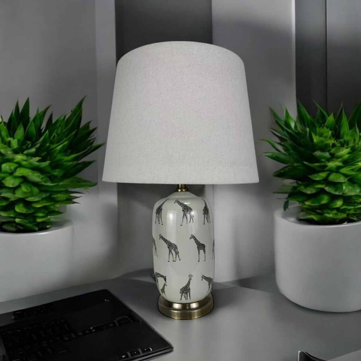 cortex-london-windsor-giraffe-safari-ceramic-table-lamp-45cm-drum-shade