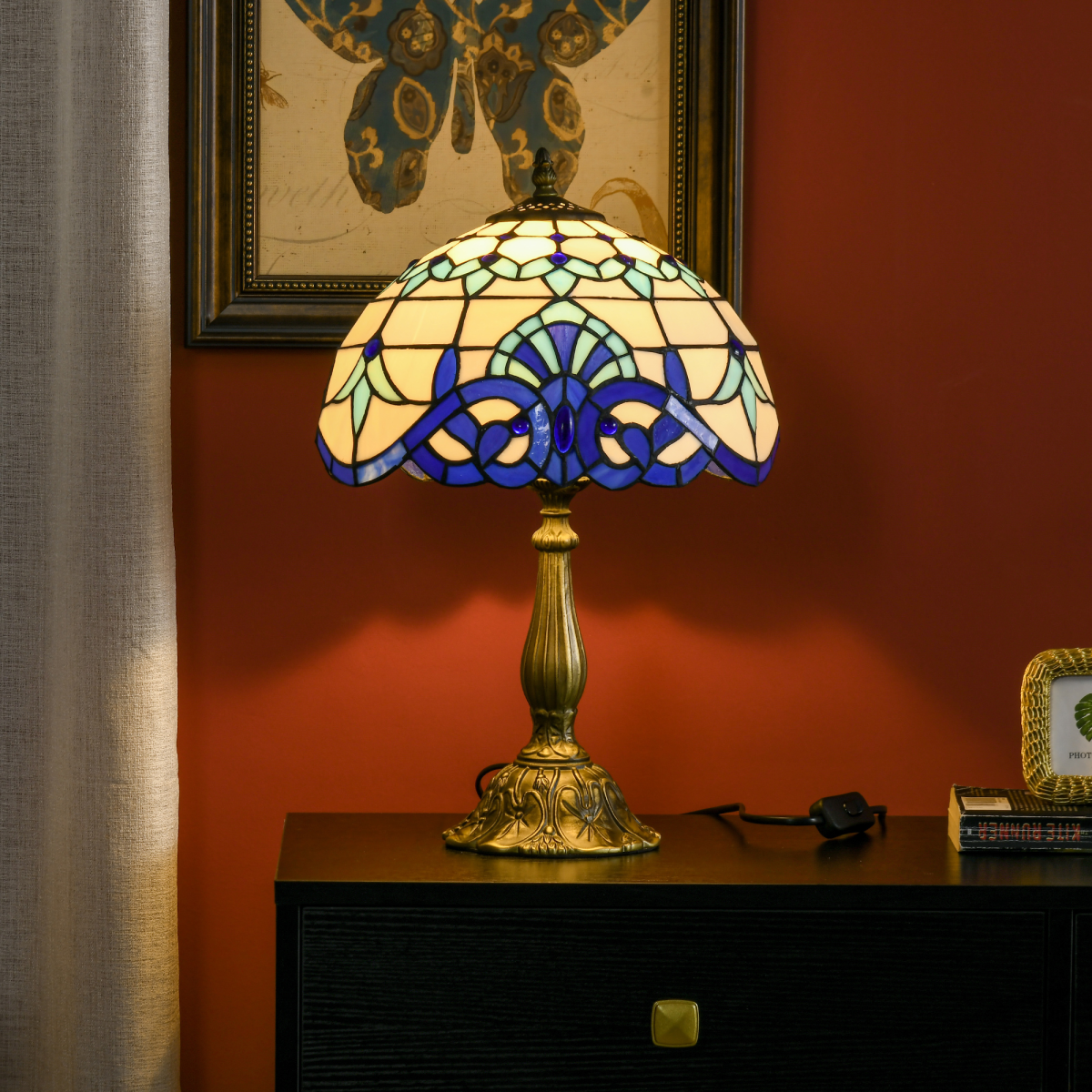 cortex-london-windsor-stained-glass-table-lamp-blue-white