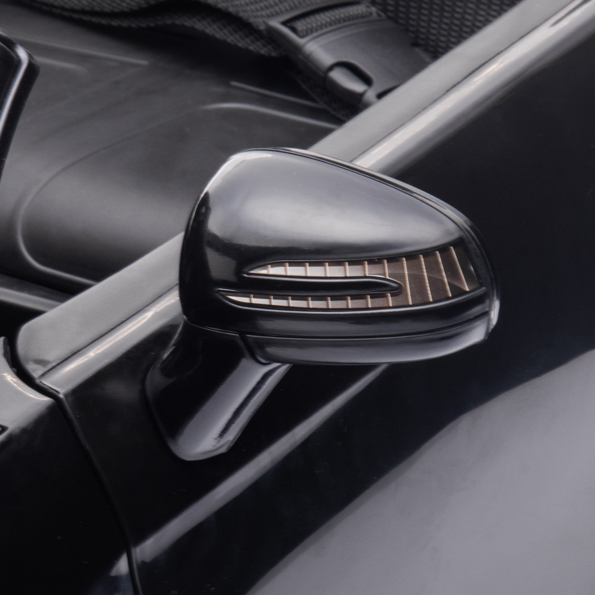cortex-london-windsor-mercedes-benz-slc-300-12v-kids-ride-on-car-black