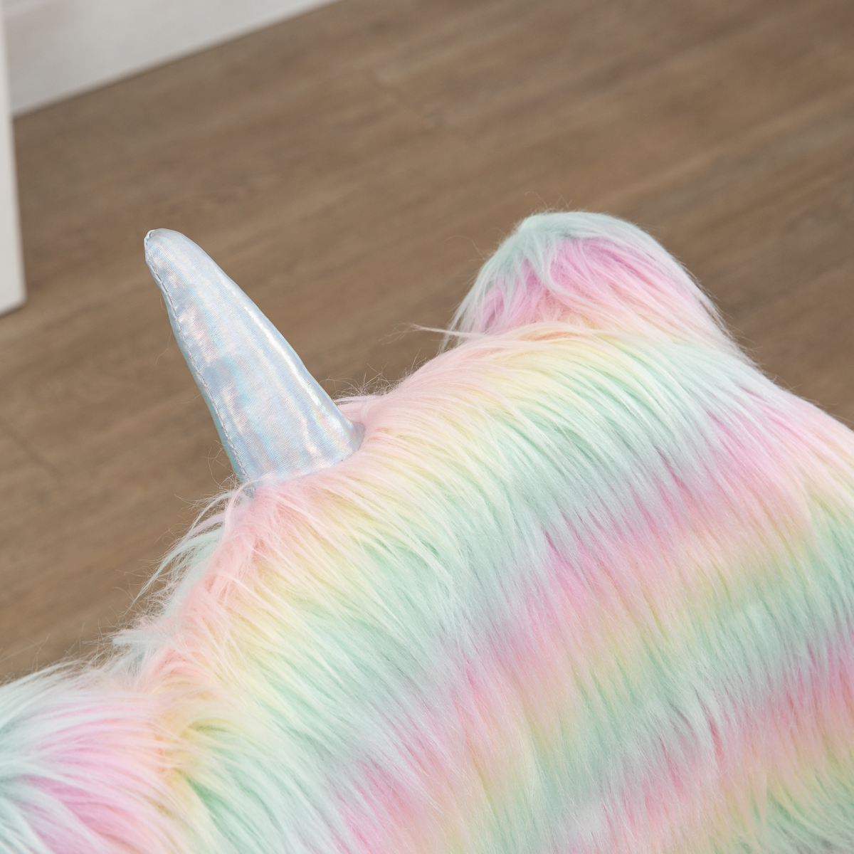 cortex-london-windsor-unicorn-faux-fur-desk-chair-armrests