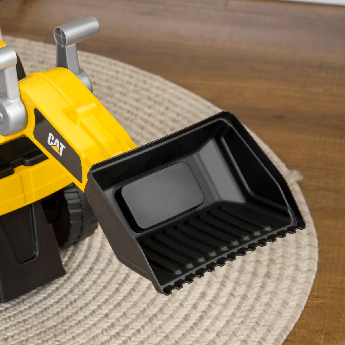 cortex-london-windsor-cat-licensed-kids-construction-ride-on-tractor-manual-shovel