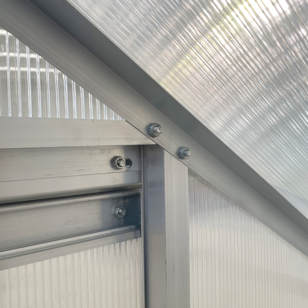 cortex-london-windsor-6-x-4ft-polycarbonate-greenhouse-aluminium-roof-vent-sliding-door