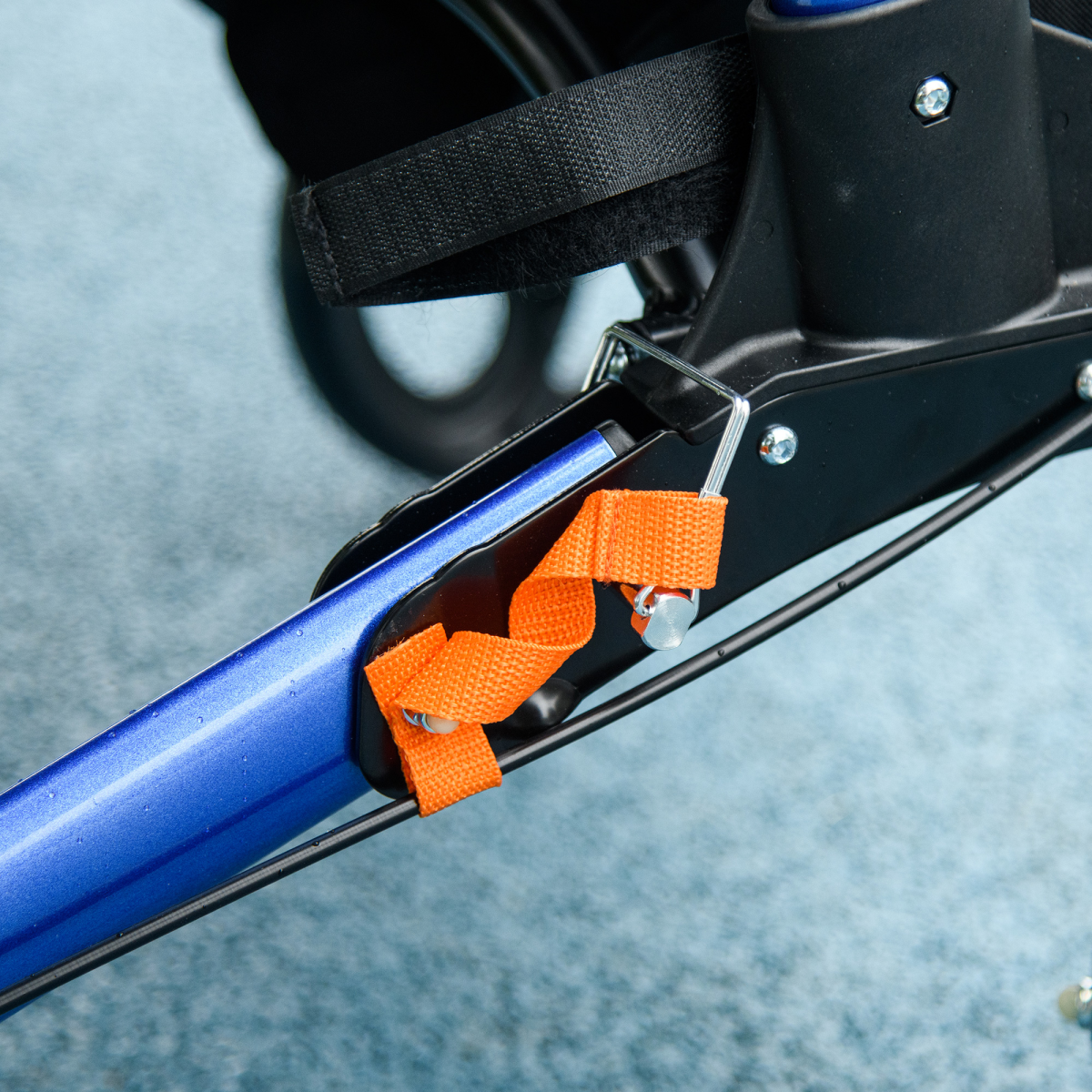 cortex-london-windsor-blue-four-wheel-rollator-walker-with-seat