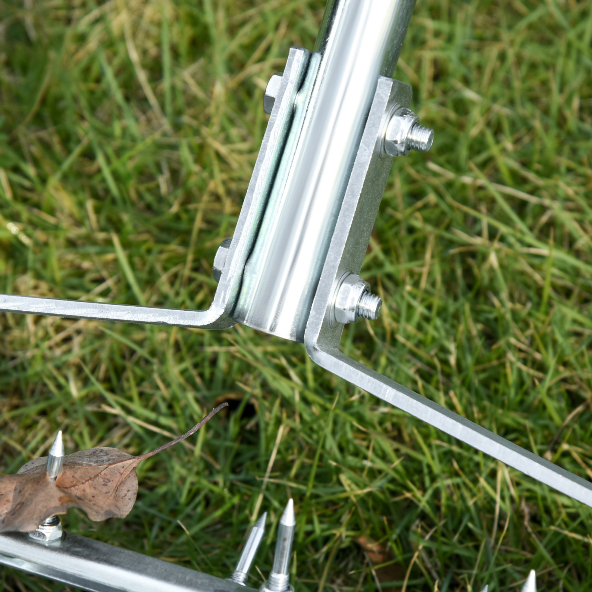 cortex-london-windsor-lawn-aerator-roller-galvanized-metal-pp-plastic