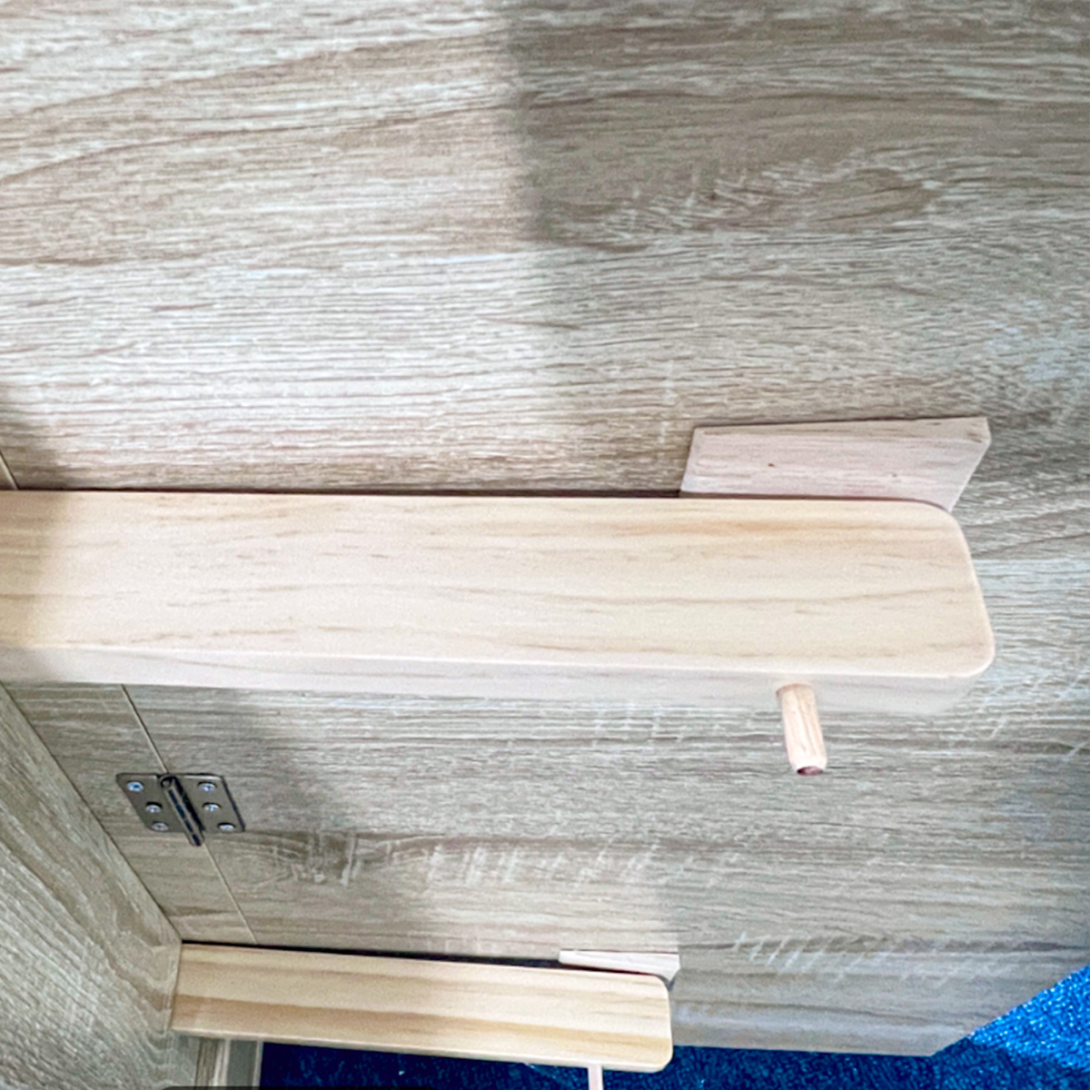 cortex-london-windsor-oak-drop-leaf-extendable-dining-table-for-2-to-4