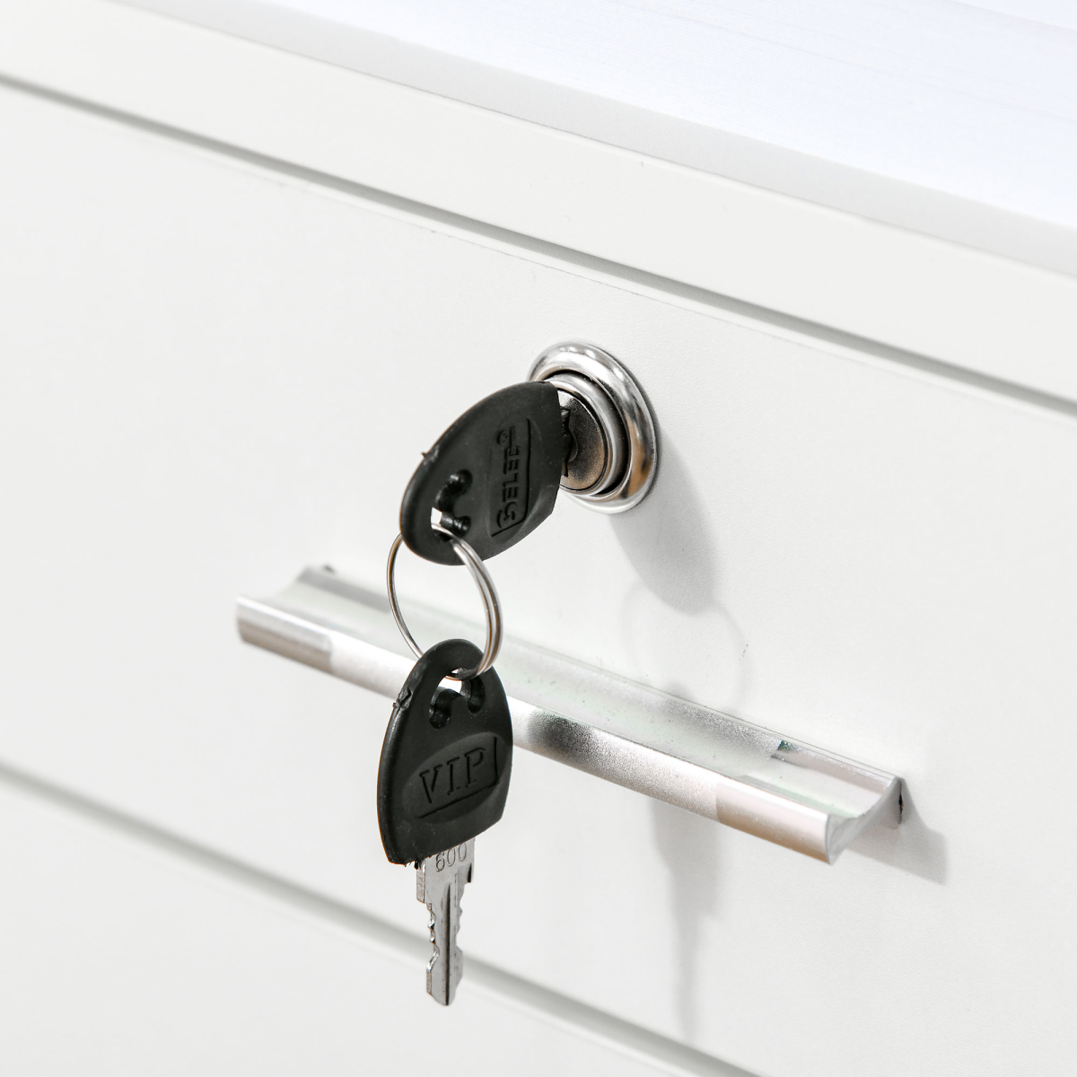 cortex-london-york-mobile-filing-cabinet-lockable-white-five-wheels