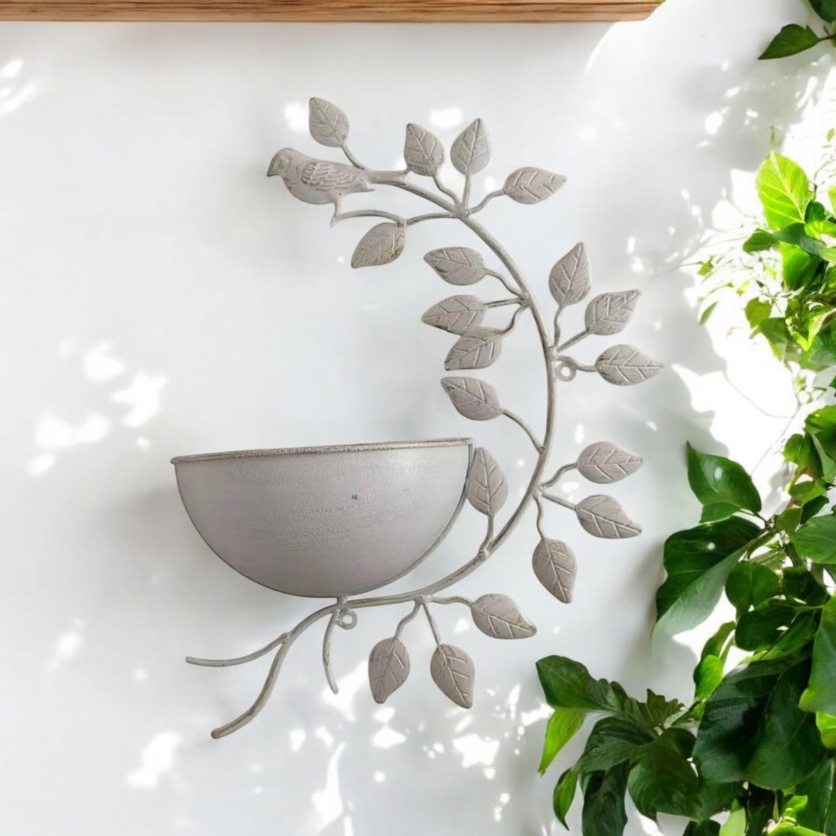 cortex-london-windsor-cream-metal-garden-planter-42cm