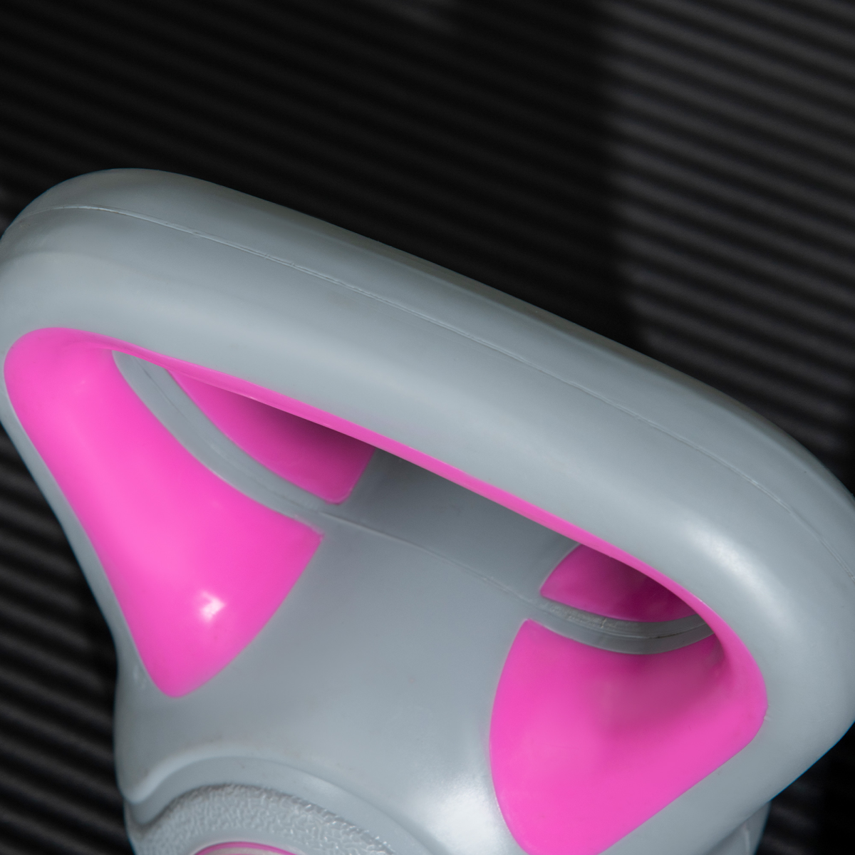cortex-london-york-2kg-pink-grey-kettlebell-home-gym