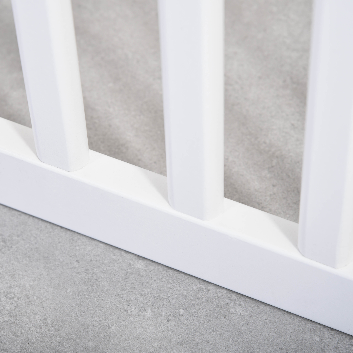 cortex-london-windsor-foldable-white-dog-safety-barrier-mdf-paw-pattern-support-feet