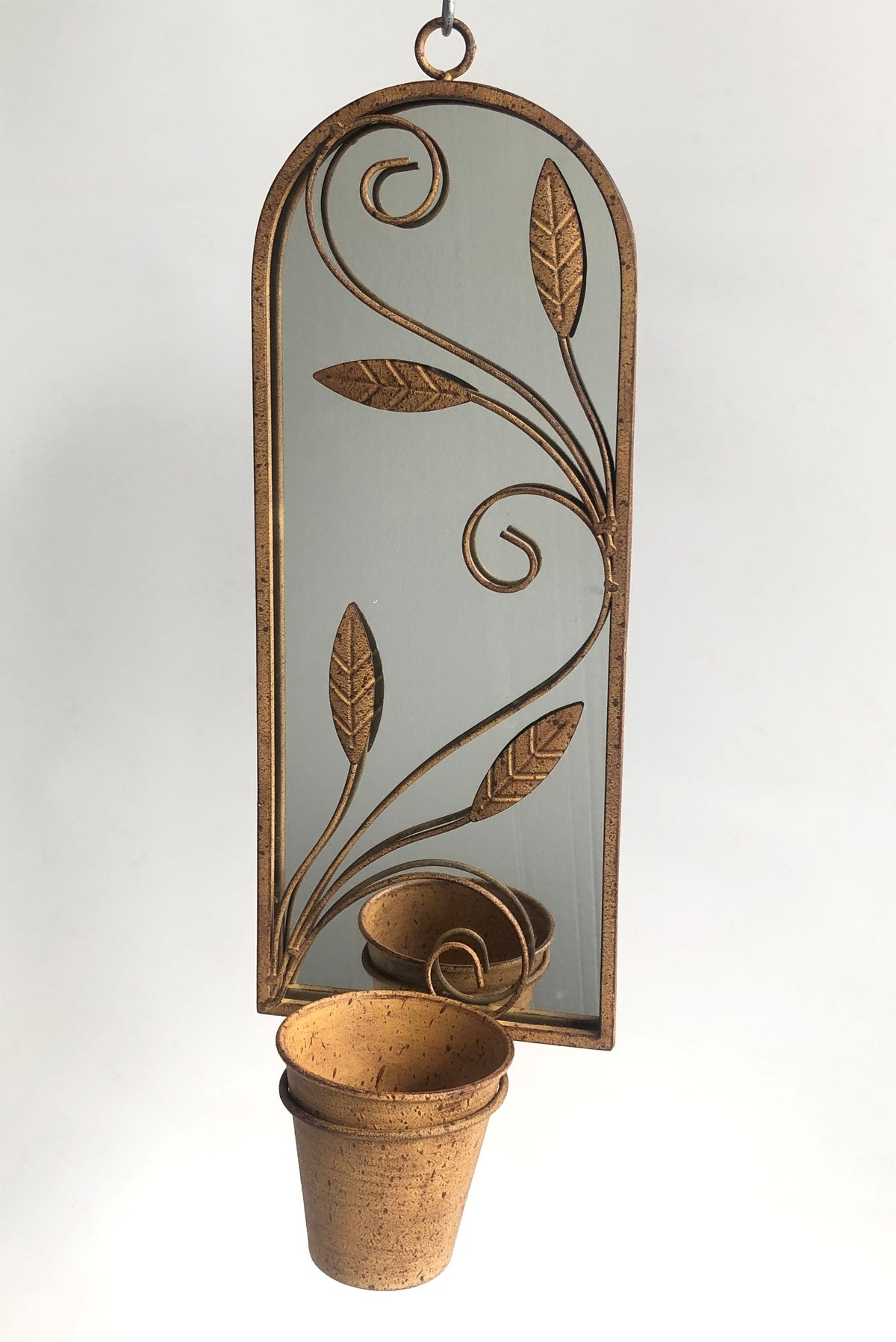 cortex-london-windsor-arched-metal-garden-wall-mirror-with-planter-rusty-patina