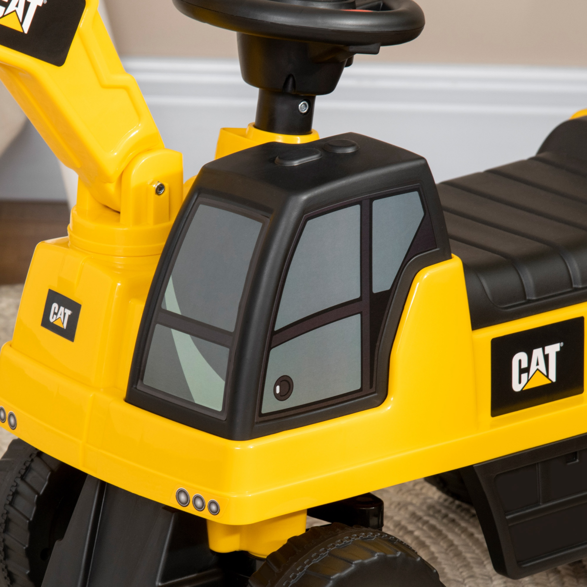 cortex-london-bristol-cat-licensed-kids-ride-on-digger-with-shovel