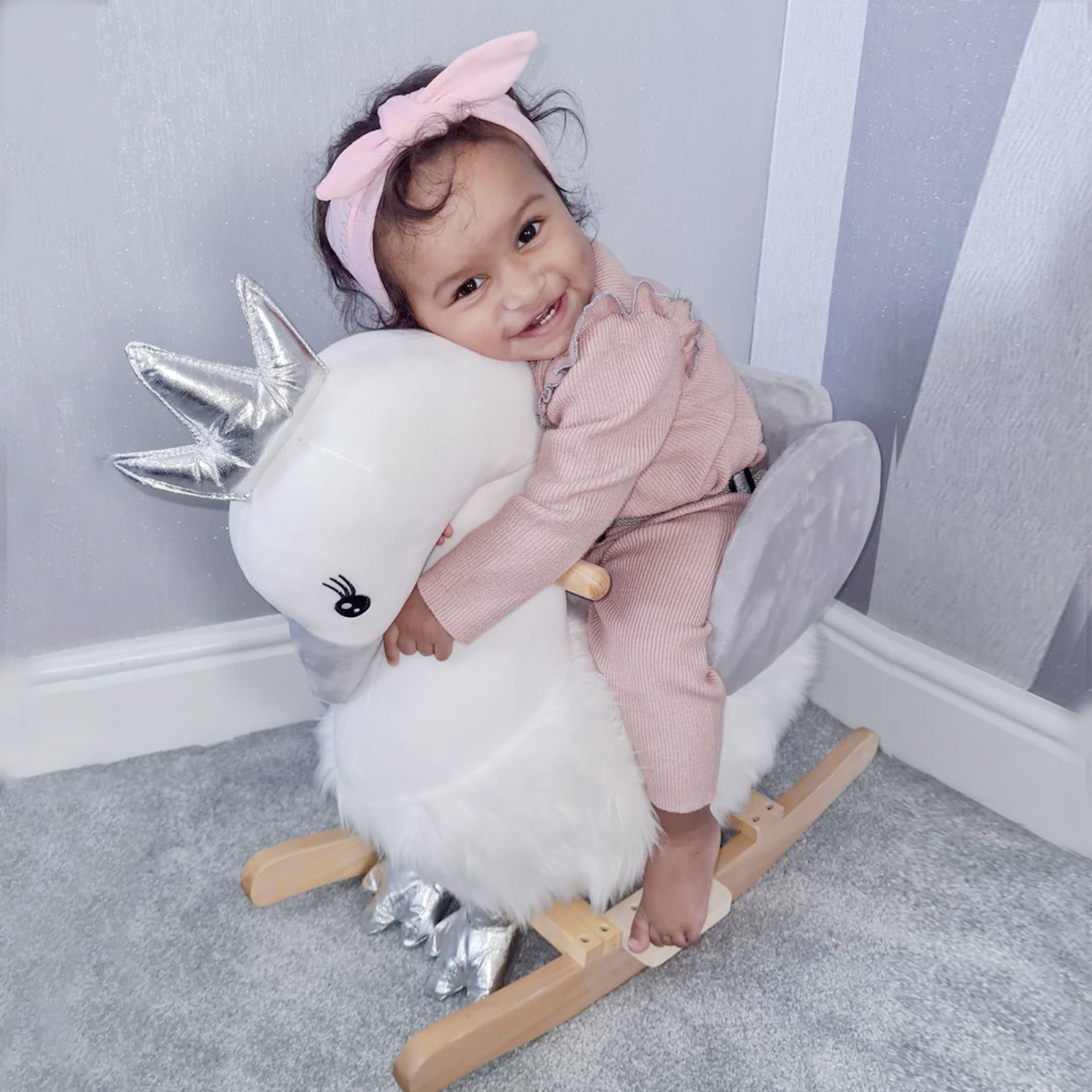 cortex-london-windsor-plush-swan-rocking-ride-on-with-sound