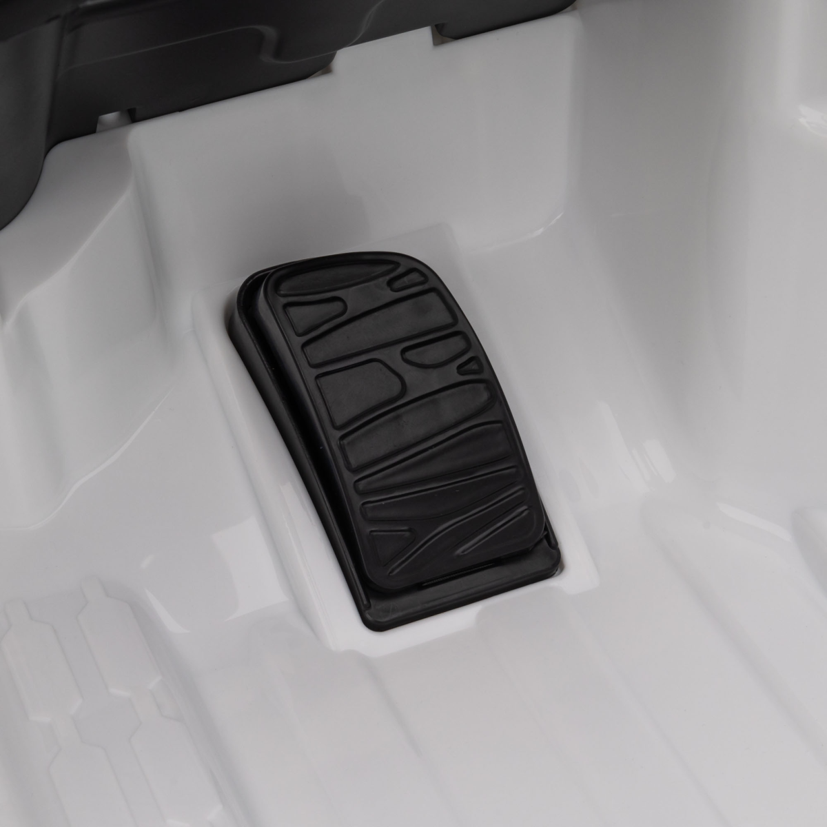 cortex-london-windsor-audi-rs-etron-gt-licensed-12v-kids-electric-ride-on-car-white