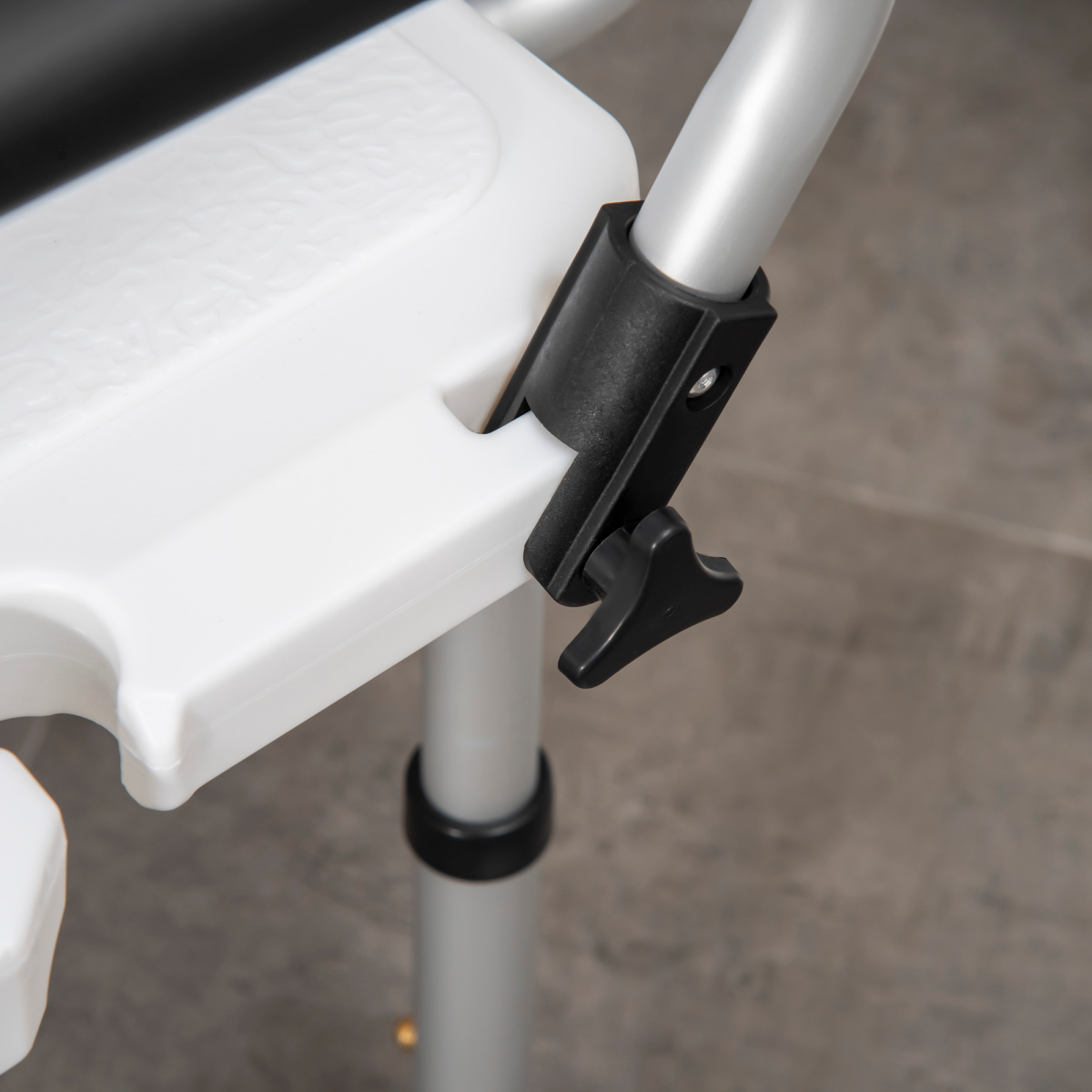 cortex-london-windsor-adjustable-shower-stool-suction-feet