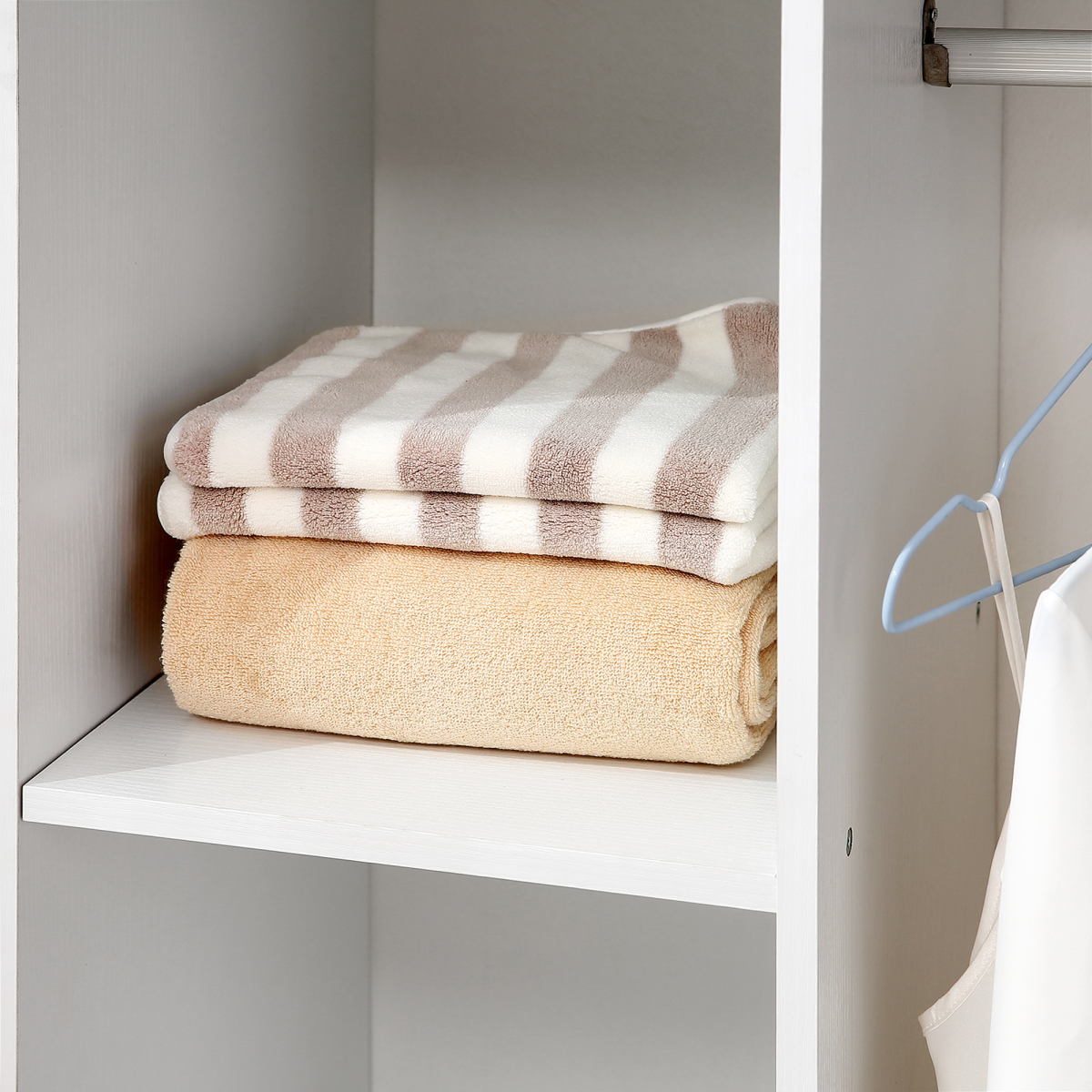 cortex-london-york-white-storage-wardrobe-with-shelves