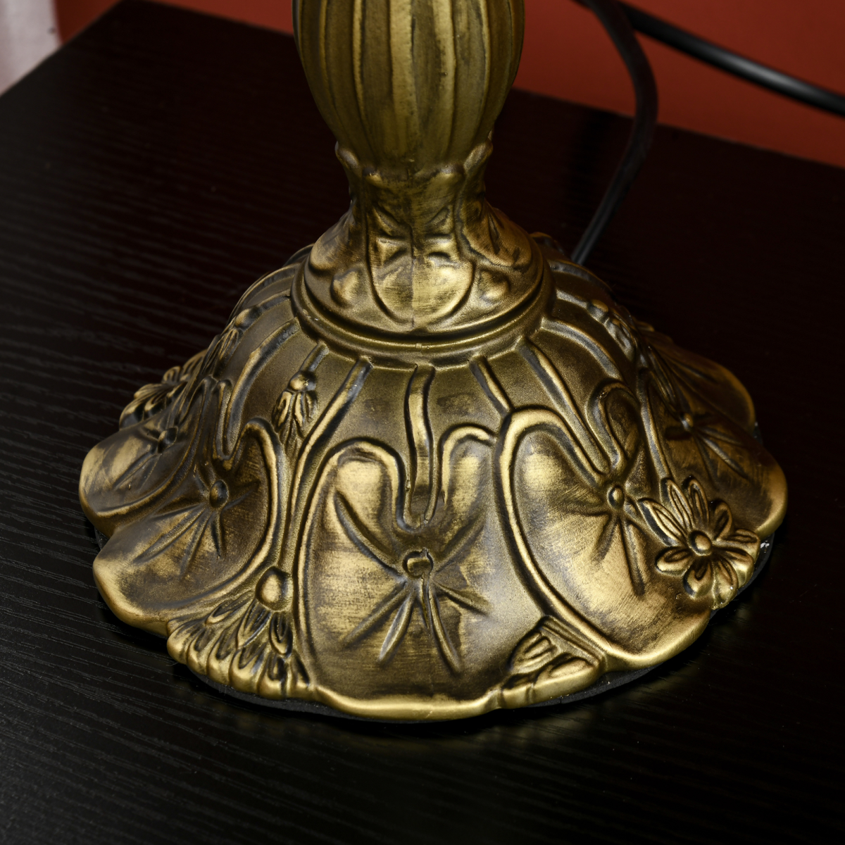 cortex-london-kensington-sunflower-stained-glass-table-lamp