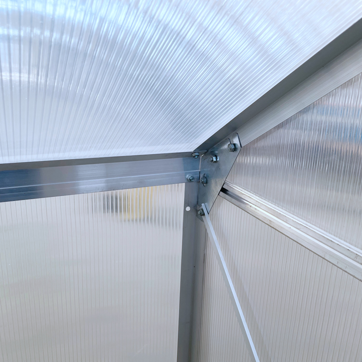 cortex-london-windsor-6-x-4ft-polycarbonate-greenhouse-aluminium-roof-vent-sliding-door