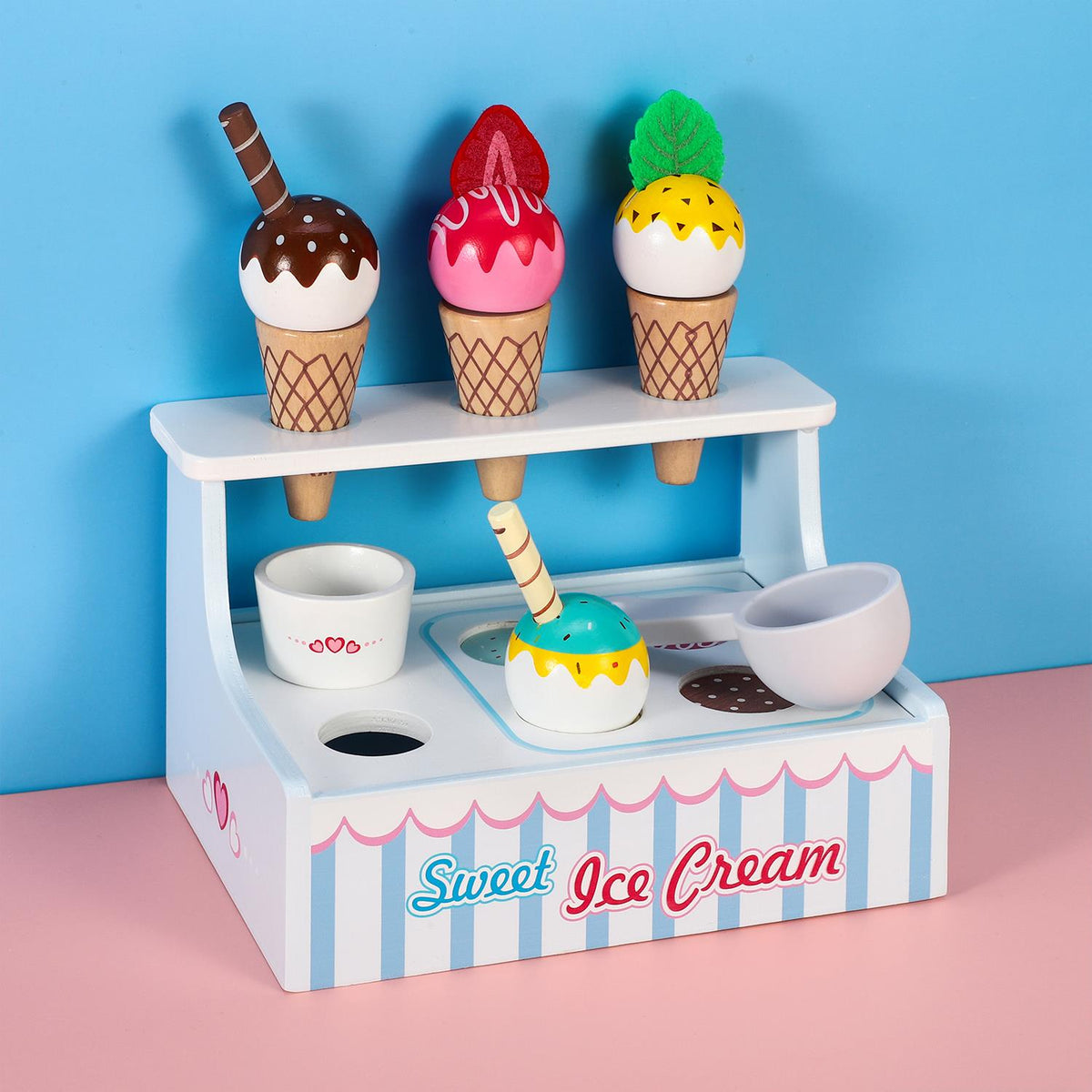 cortex-london-windsor-mini-ice-cream-shop-set-with-ice-creams-cones-cup-toppings-scoop-and-counter