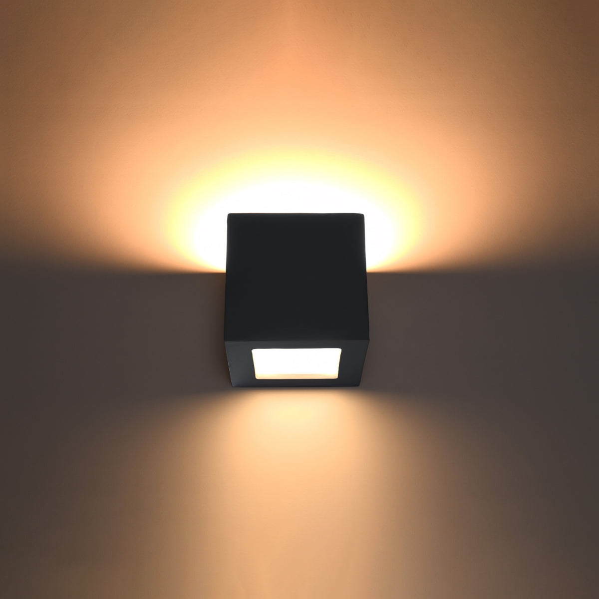 cortex-london-york-leo-black-ceramic-glass-wall-lamp-e27