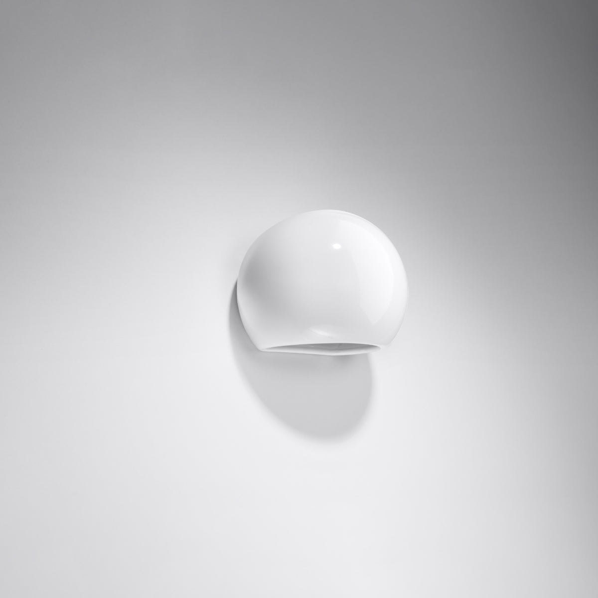 cortex-london-bath-white-ceramic-globe-wall-lamp-e27