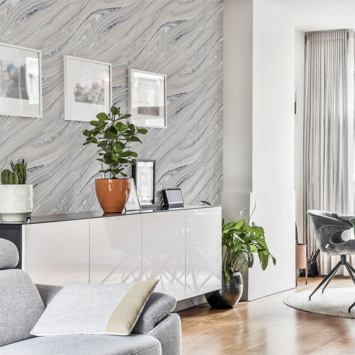 cortex-london-windsor-silver-mineral-effect-wallpaper-encased-glitter
