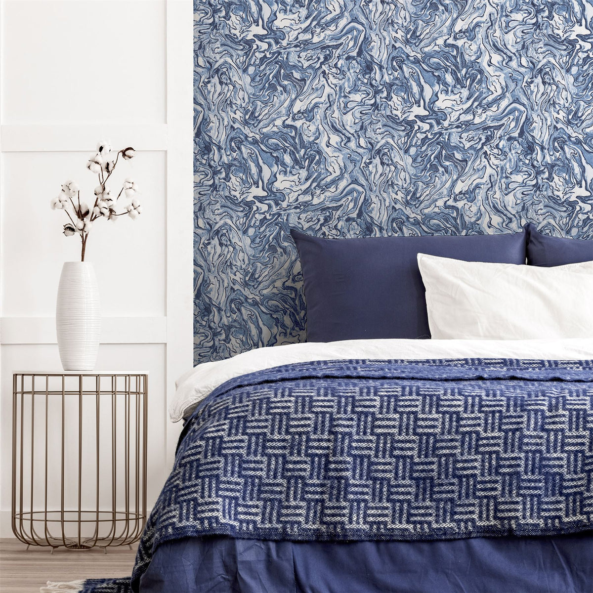 cortex-london-windsor-liquid-marble-navy-wallpaper-metallic-encased-glitter