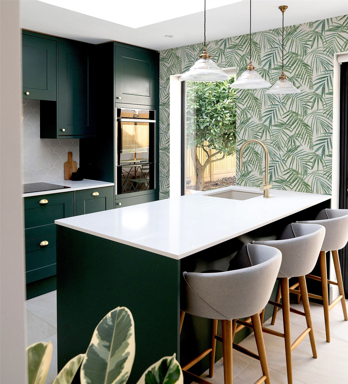 cortex-london-kew-palm-leaves-green-wallpaper-cream-background
