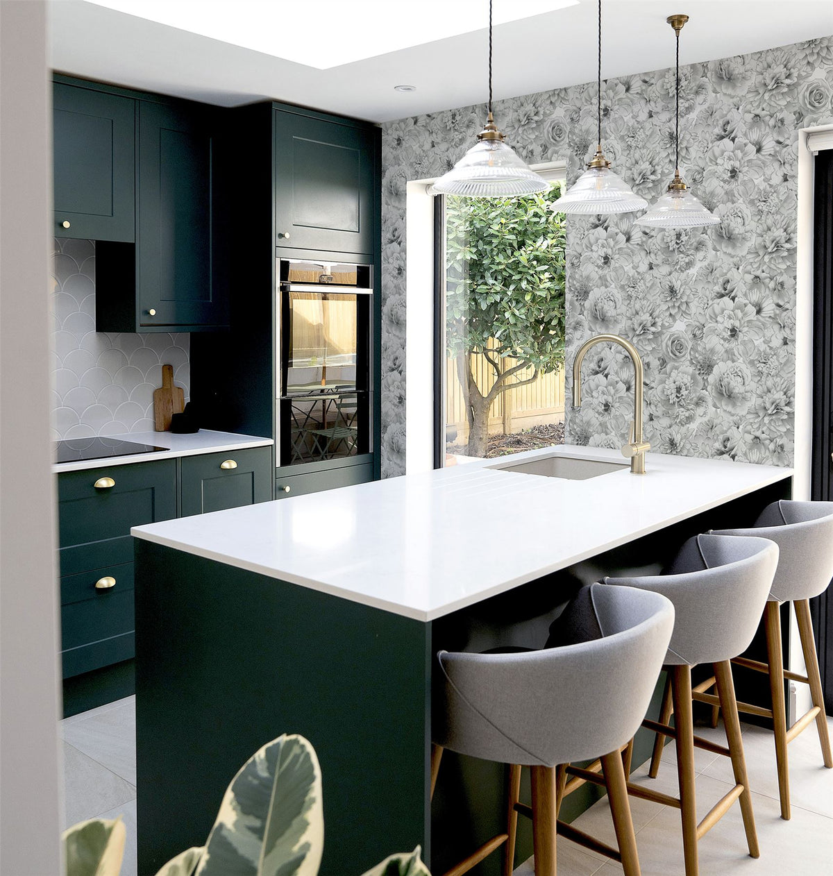 cortex-london-windsor-glitter-bloom-silver-floral-wallpaper