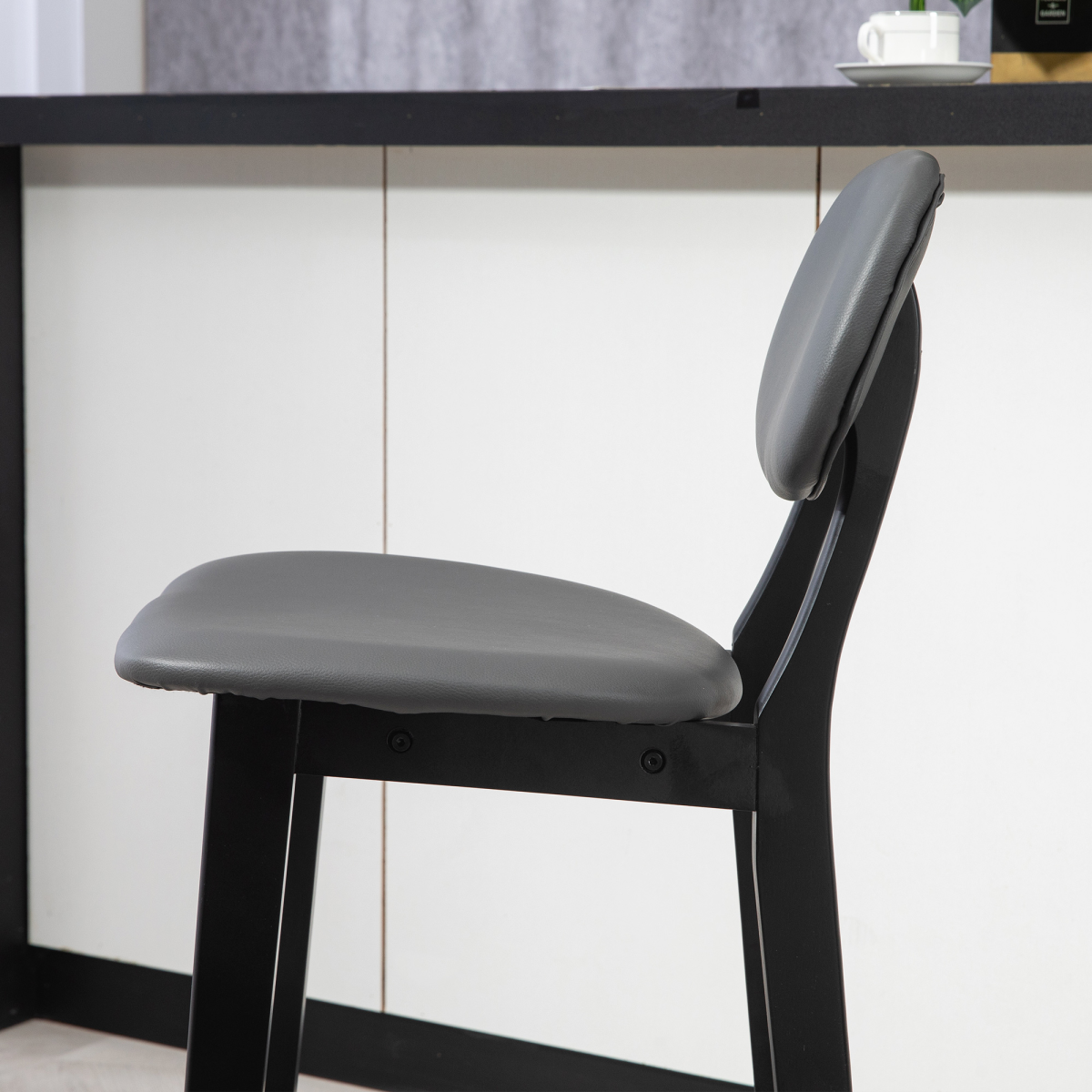 cortex-london-windsor-brown-pu-leather-breakfast-bar-stools-set-of-2-beech-wood-legs