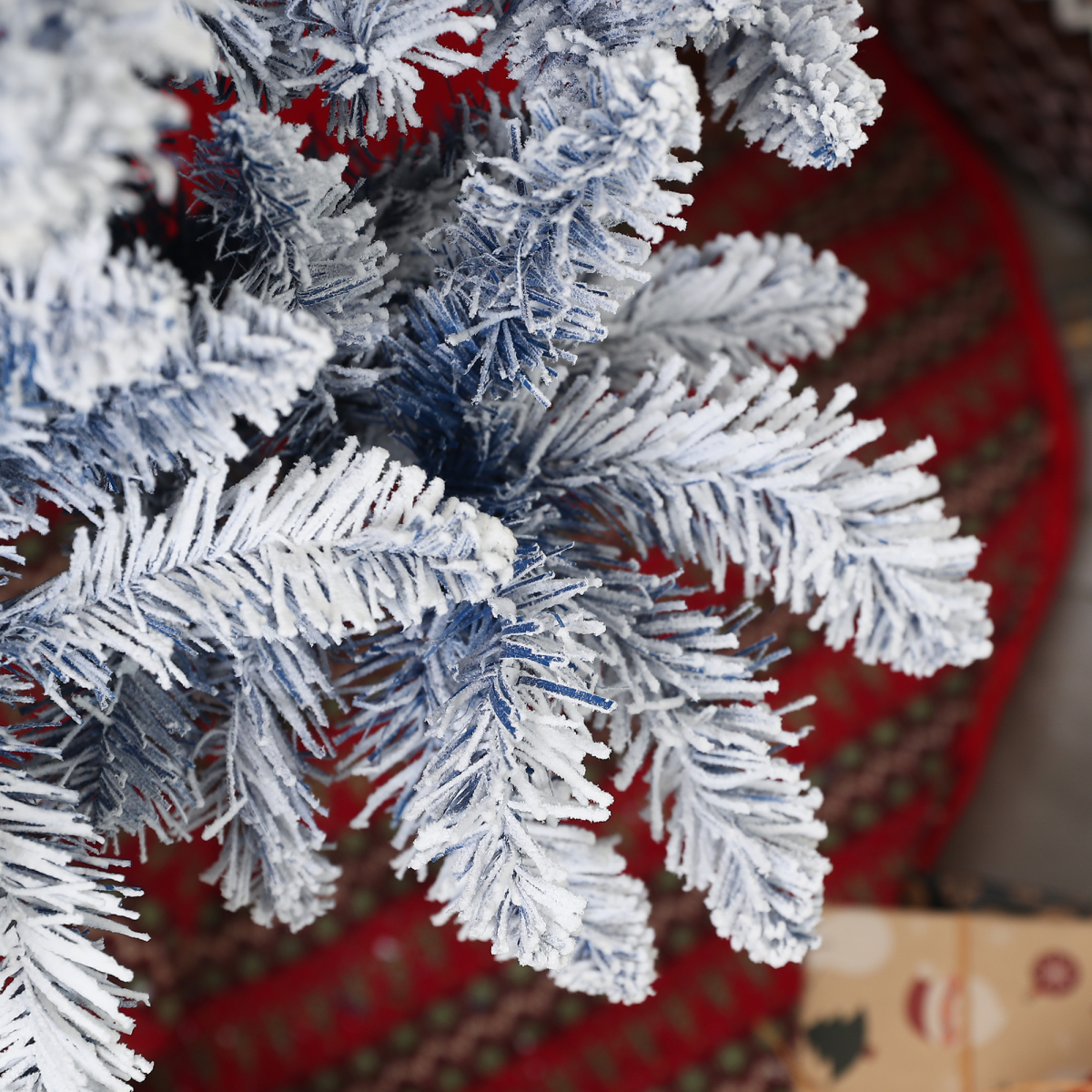 cortex-london-yorkshire-blue-snow-flocked-christmas-tree-5-foot
