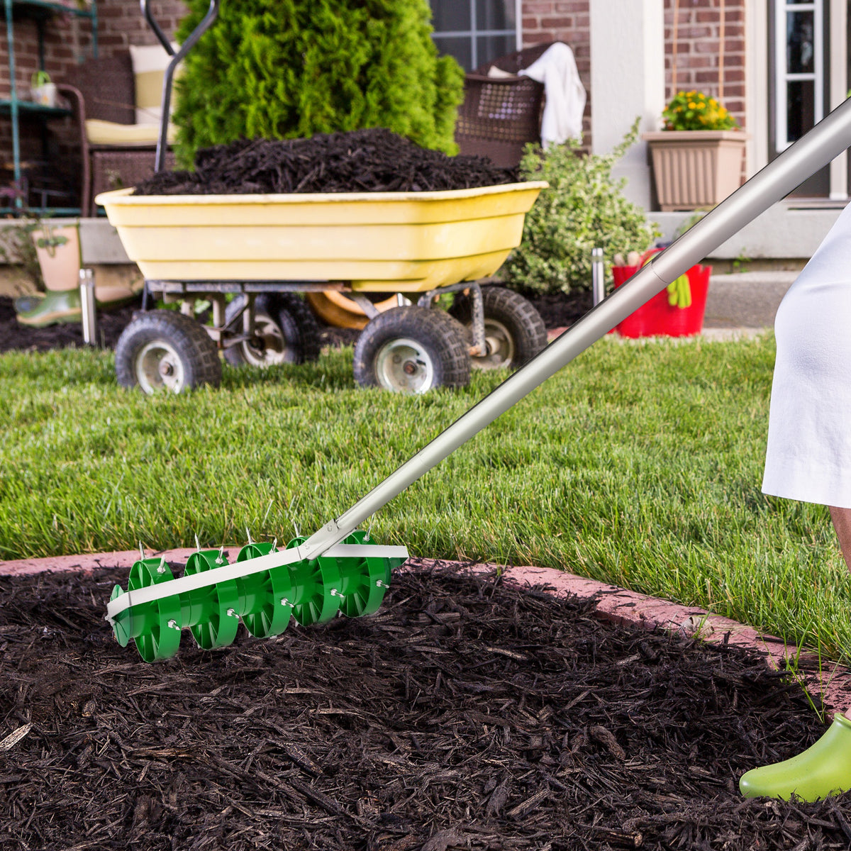 cortex-london-york-soil-aerator-150mm-spike-roller-dark-green