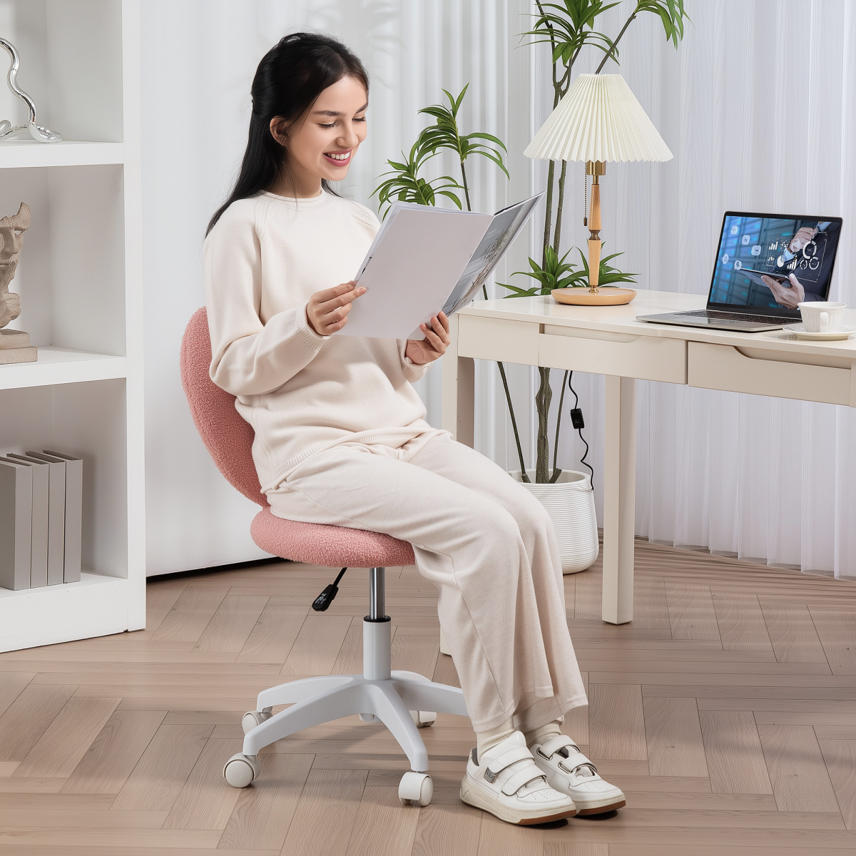 cortex-london-windsor-heart-teddy-fleece-desk-chair-pink
