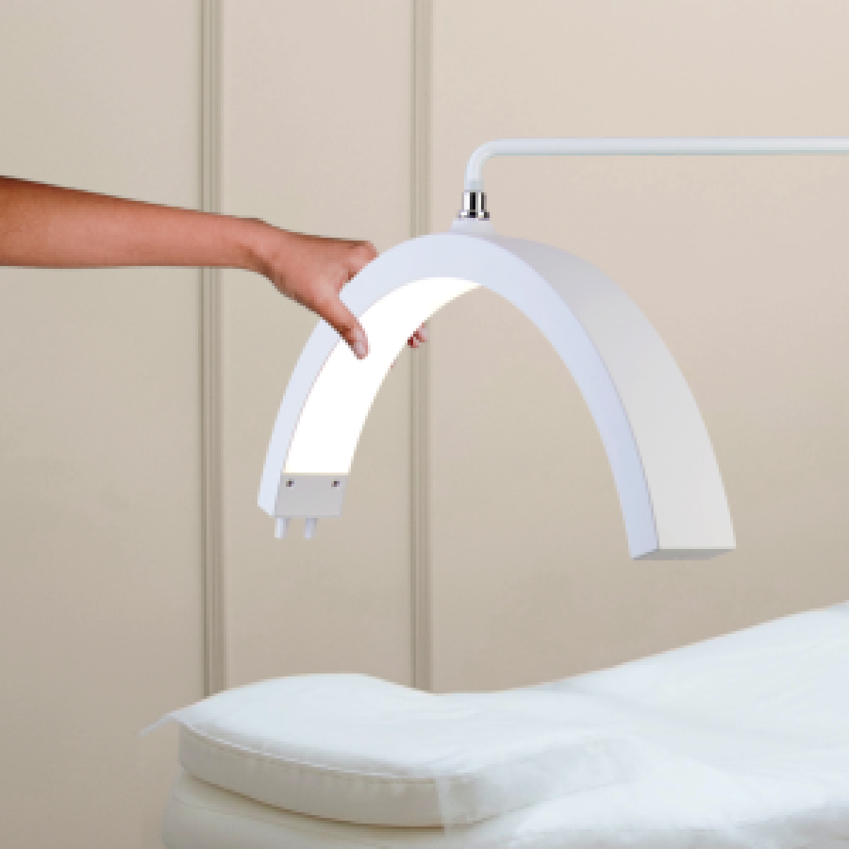 cortex-london-beauty-floor-curve-floor-lamp-half-moon-continuous-dimmer