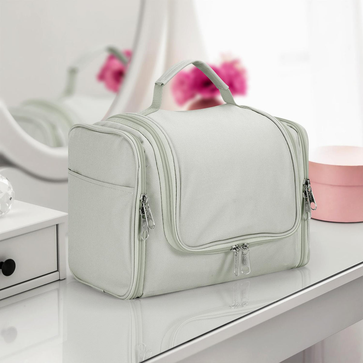 cortex-london-windsor-travel-toiletry-organiser-bag-light-grey