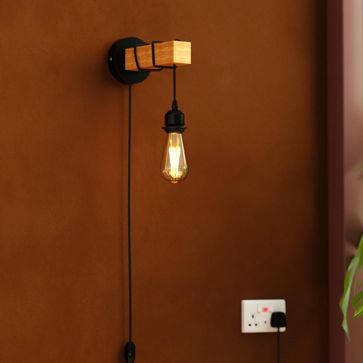 cortex-london-york-dimmable-wooden-wall-light