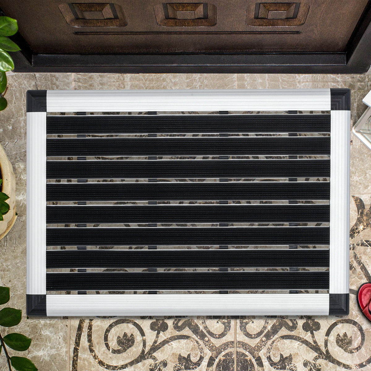 cortex-london-doortex-alumat-black-aluminium-framed-outdoor-entrance-mat-40-x-60cm