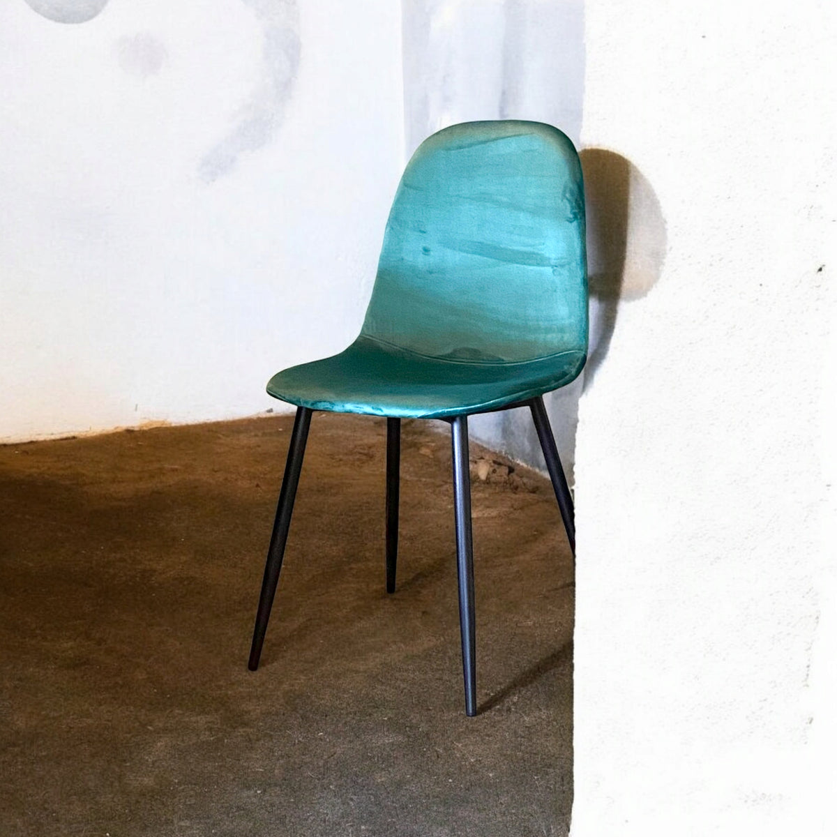 cortex-london-kensington-green-velvet-dining-chair-black-metal-legs