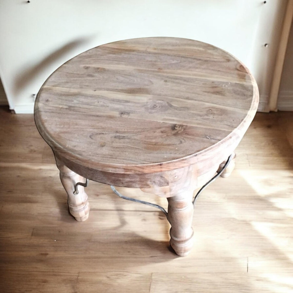 cortex-london-york-acaciahome-light-brown-wooden-round-table