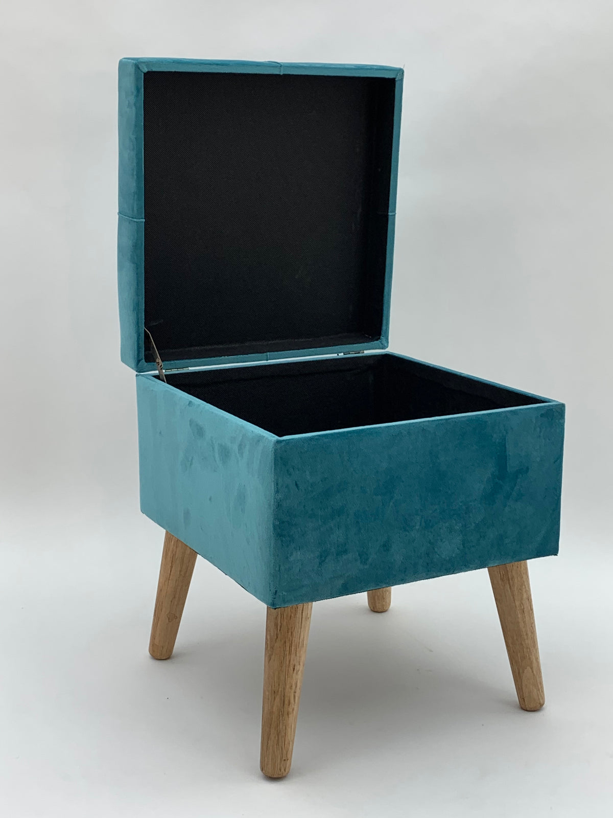 cortex-london-windsor-velvet-storage-ottoman-footstool-square
