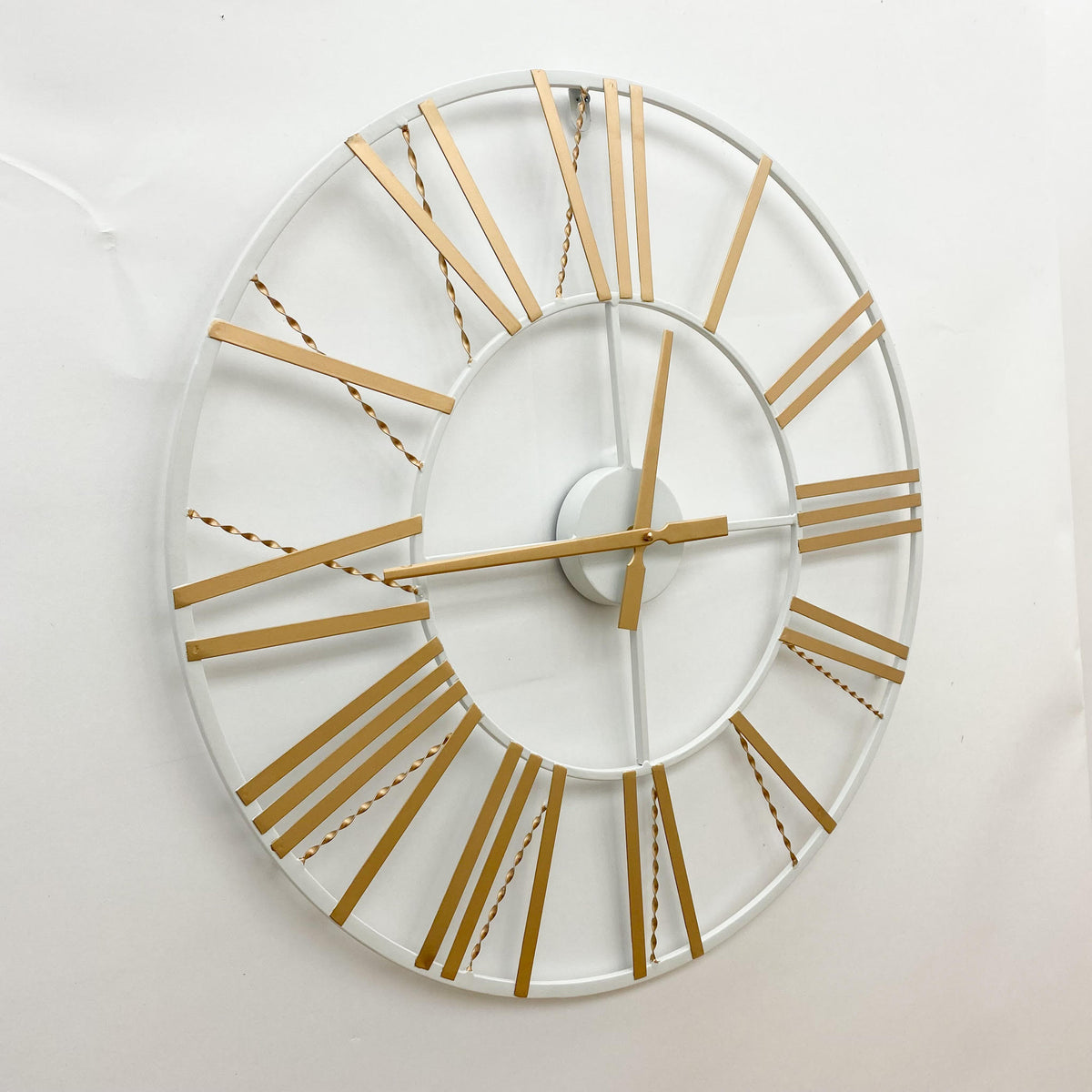 cortex-london-york-roman-metal-wall-clock