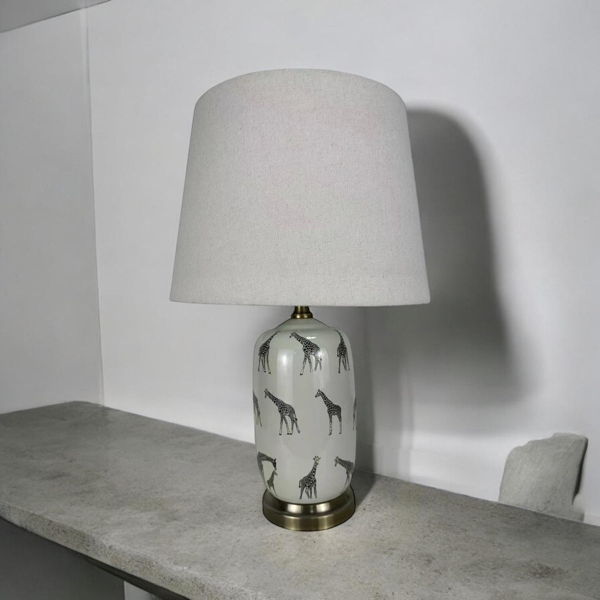 cortex-london-windsor-giraffe-safari-ceramic-table-lamp-45cm-drum-shade